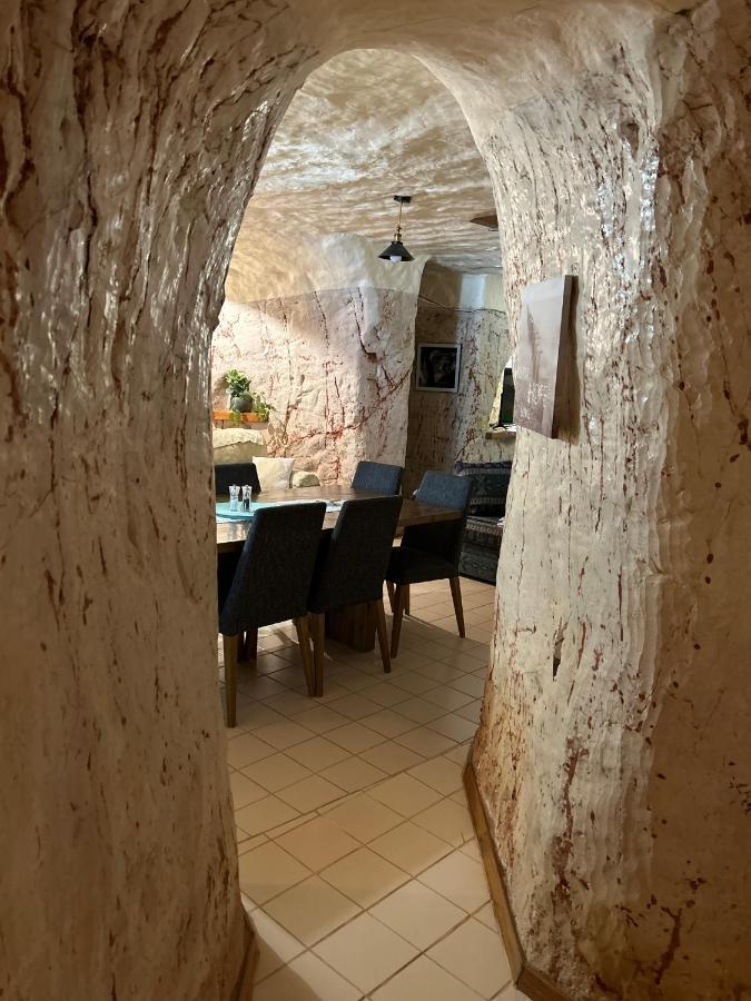Dinky Di'S Dugout Villa Coober Pedy Exterior photo