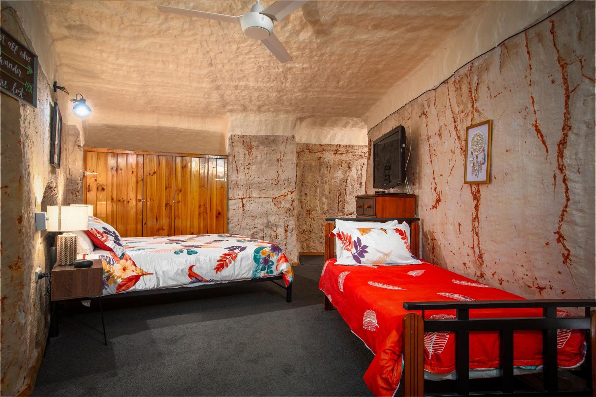 Dinky Di'S Dugout Villa Coober Pedy Exterior photo