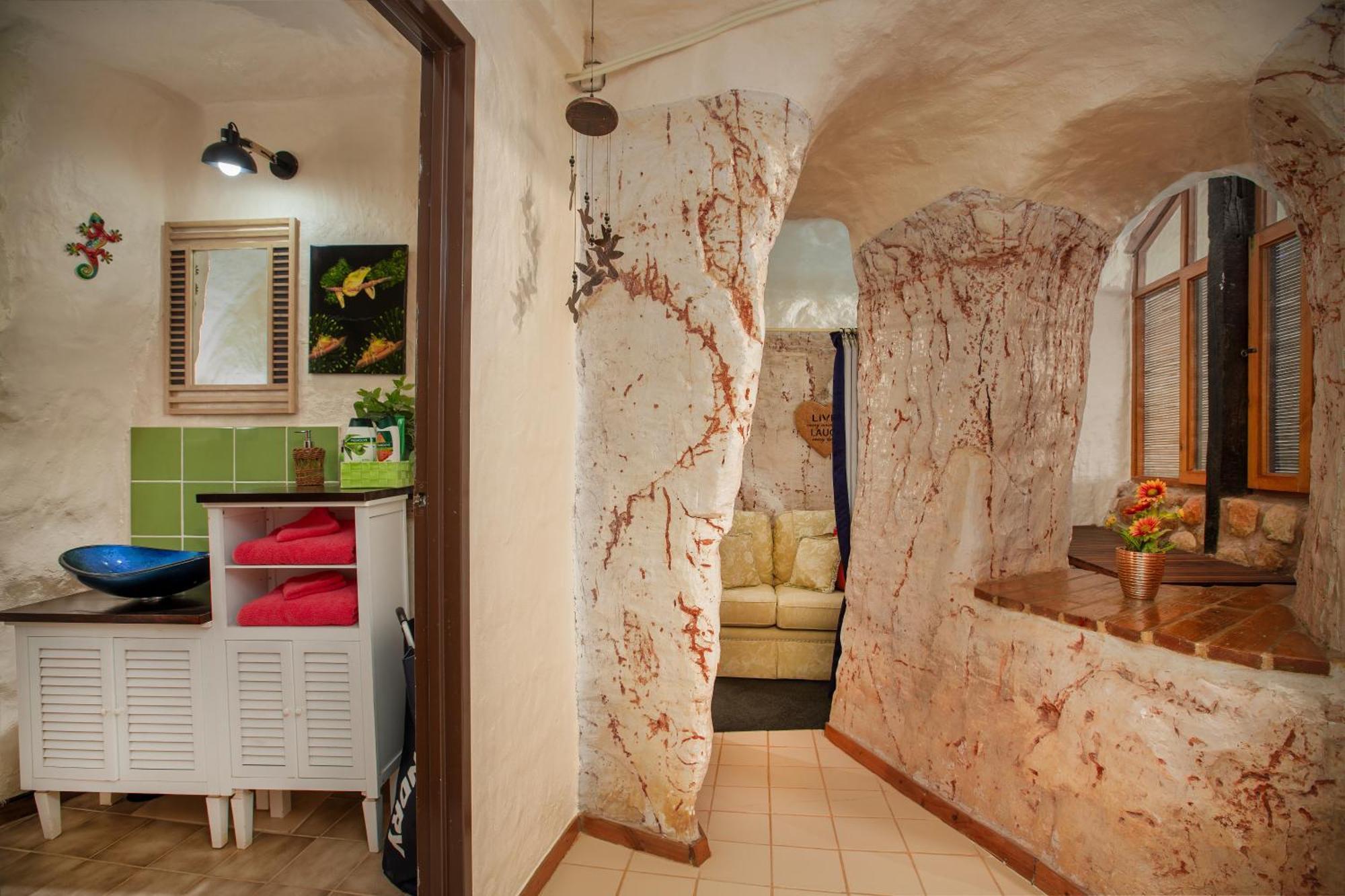 Dinky Di'S Dugout Villa Coober Pedy Exterior photo